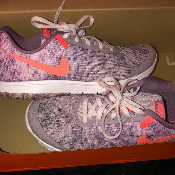 Nike running shoes - Picture 2 of 4